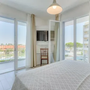 https://apartaments-suites-ambassador.hotelinveneto.com